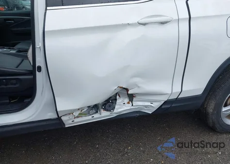 2020 Honda Ridgeline Awd Rtl from USA, damaged, VIN 5FPYK3F52LB030440